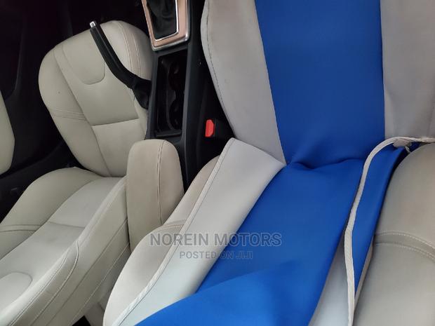 Used Purple Volvo V40 2015 - Modern Compact Sedan for Sale