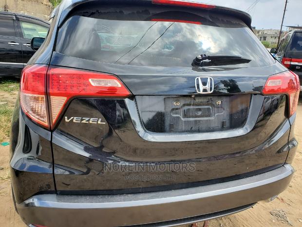 Honda Vezel 2016: Compact SUV with Eco-friendly Green Design