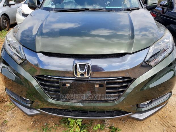 Honda Vezel 2016: Compact SUV with Eco-friendly Green Design