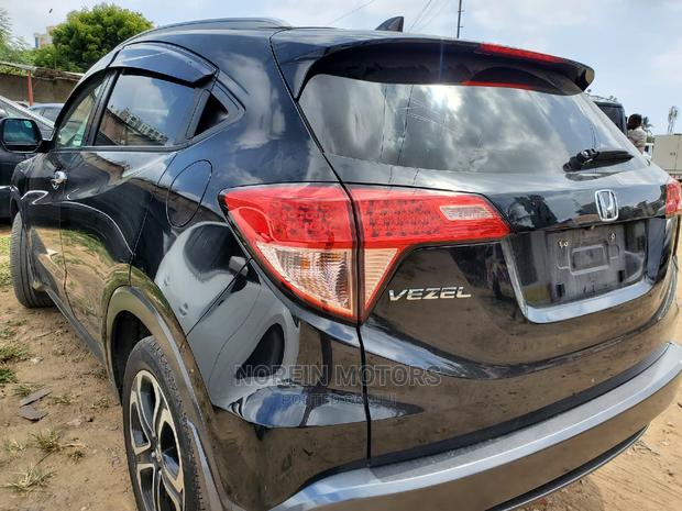 Honda Vezel 2016: Compact SUV with Eco-friendly Green Design