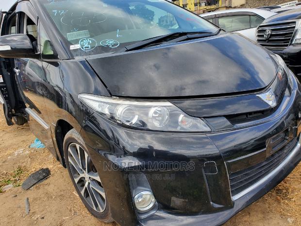 Gray 2015 Toyota Estima: High-Quality MPV for Sale - A Perfect Family Vehicle