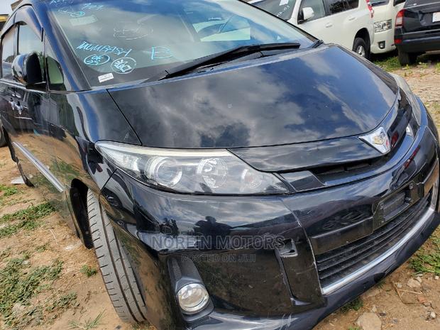 Gray 2015 Toyota Estima: High-Quality MPV for Sale - A Perfect Family Vehicle