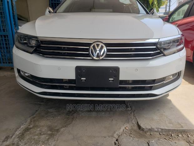 2016 Volkswagen Passat - White, Premium Edition