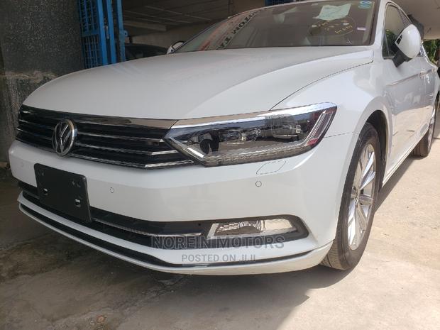 2016 Volkswagen Passat - White, Premium Edition