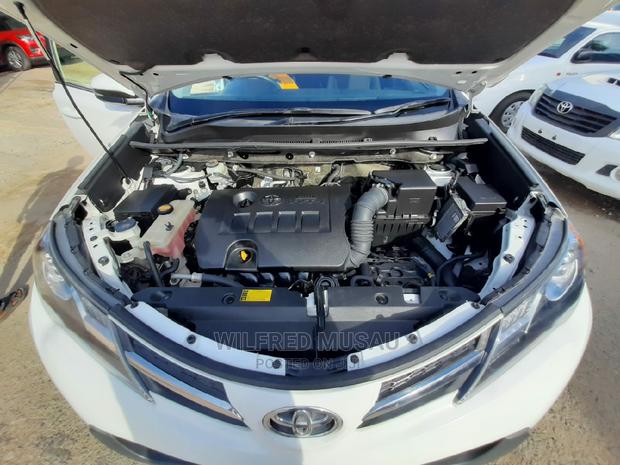 White 2015 Toyota RAV4: SUV for Your Urban Lifestyle