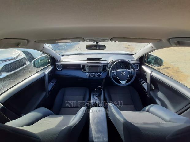 White 2015 Toyota RAV4: SUV for Your Urban Lifestyle