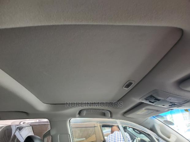 Off-White 2017 Toyota Land Cruiser Prado: Perfect for Outdoor Lovers