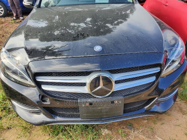 2015 Mercedes-Benz C200 - Matt Black Edition: Elegance on Wheels