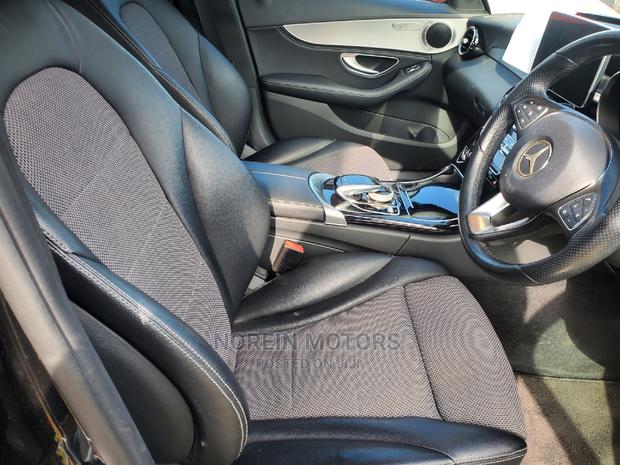 2015 Mercedes-Benz C200 - Matt Black Edition: Elegance on Wheels