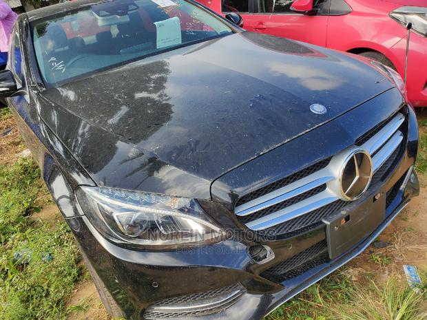 2015 Mercedes-Benz C200 - Matt Black Edition: Elegance on Wheels