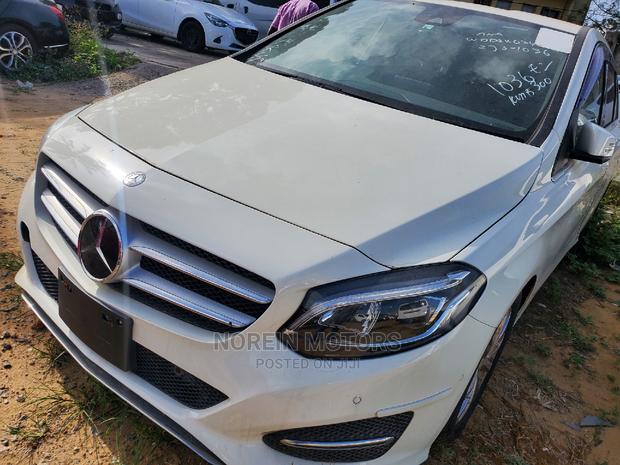 2015 Off White Mercedes-Benz B-Class - Elegant Compact Vehicle