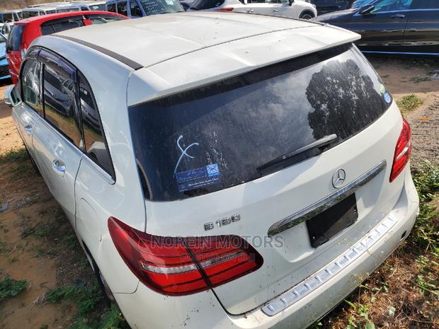 2015 Off White Mercedes-Benz B-Class - Elegant Compact Vehicle