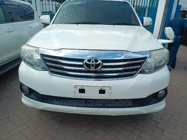 Toyota Fortuner 2.7 AWD 2015 White