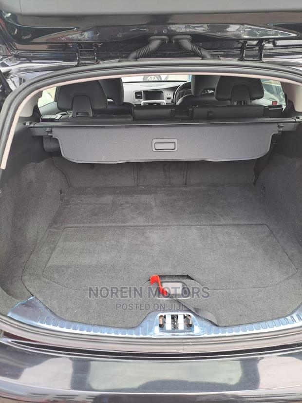 Volvo V60 2015 Black - Sophisticated Luxury Wagon
