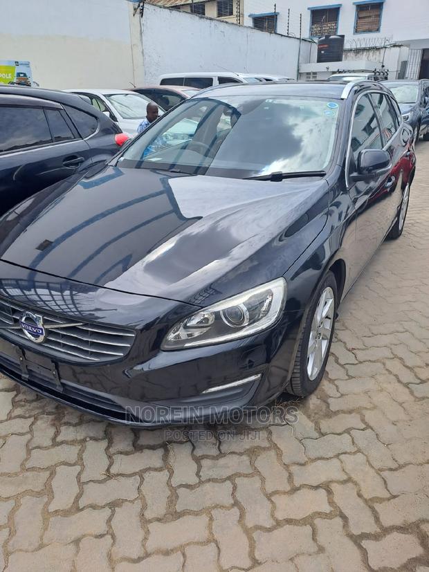 Volvo V60 2015 Black - Sophisticated Luxury Wagon