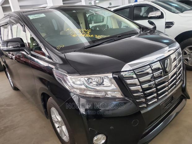Pre-owned 2015 Toyota Alphard in Black: Stylish MPV