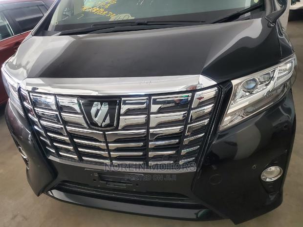 Pre-owned 2015 Toyota Alphard in Black: Stylish MPV