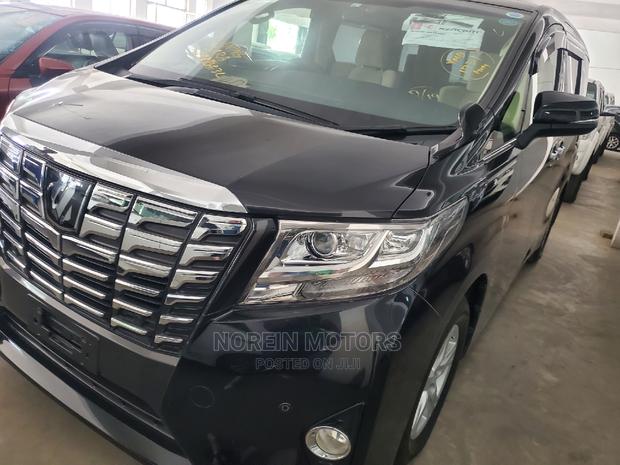 Pre-owned 2015 Toyota Alphard in Black: Stylish MPV