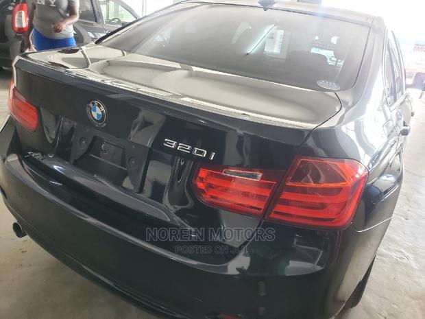 Gray 2015 BMW 320i: Sporty Luxury Car