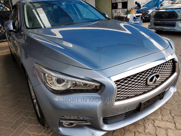 2016 Nissan Skyline Blue: Elegant Performance for the Modern Driver