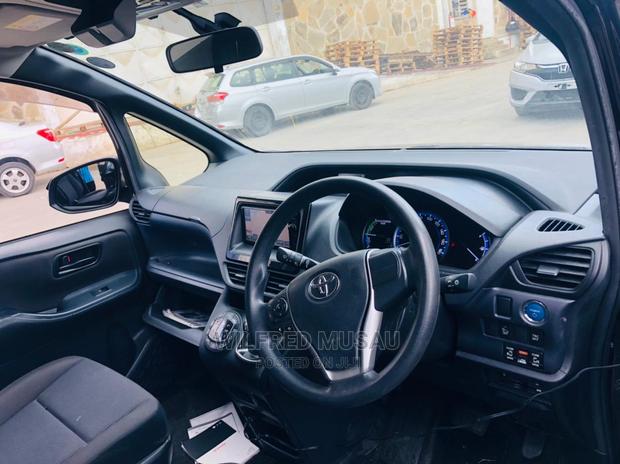 Pre-owned 2015 Toyota Noah Black - Affordable Minivan