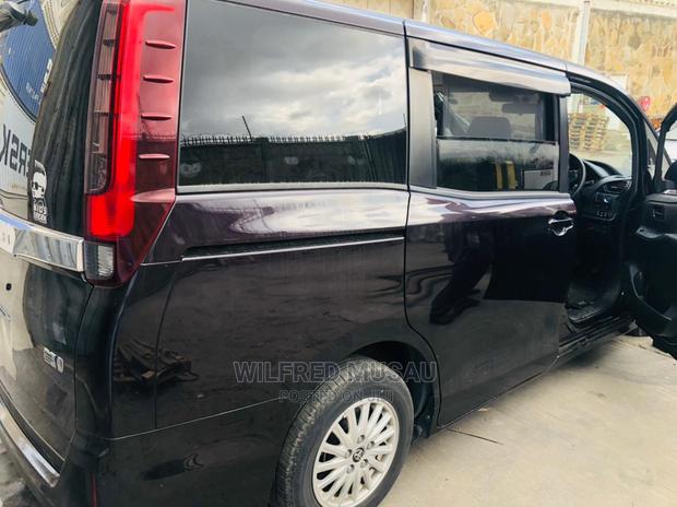 Pre-owned 2015 Toyota Noah Black - Affordable Minivan