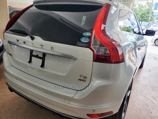 Off White Volvo XC60 2016 - Premium Used SUV Available