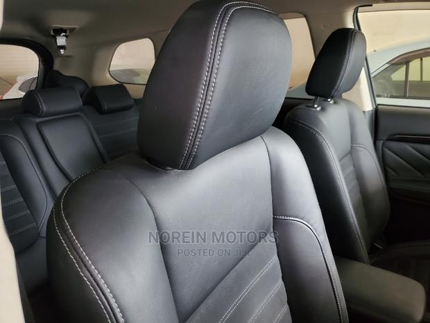 Off White Volvo XC60 2016 - Premium Used SUV Available