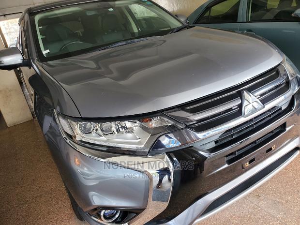 2016 Gray Mitsubishi Outlander SUV - Used Car Listing
