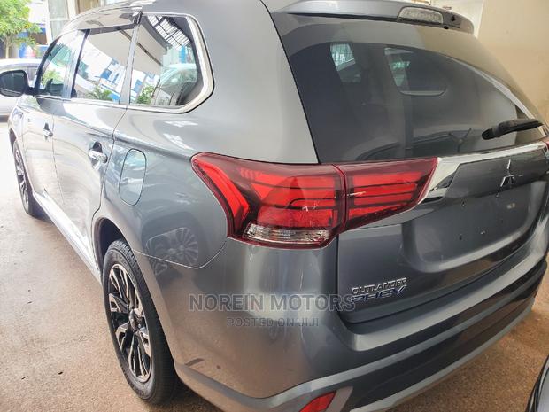 2016 Gray Mitsubishi Outlander SUV - Used Car Listing