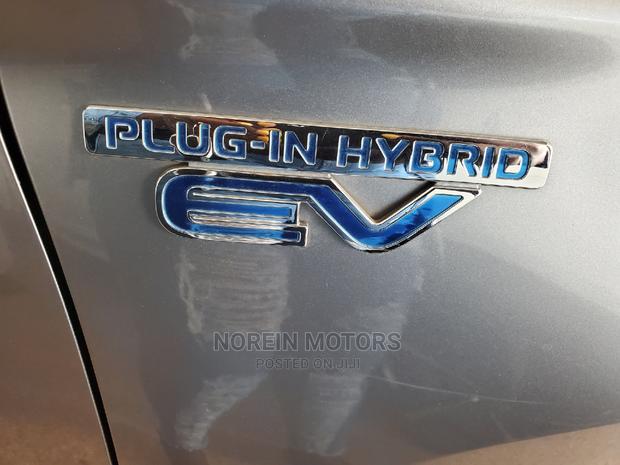 2016 Gray Mitsubishi Outlander SUV - Used Car Listing