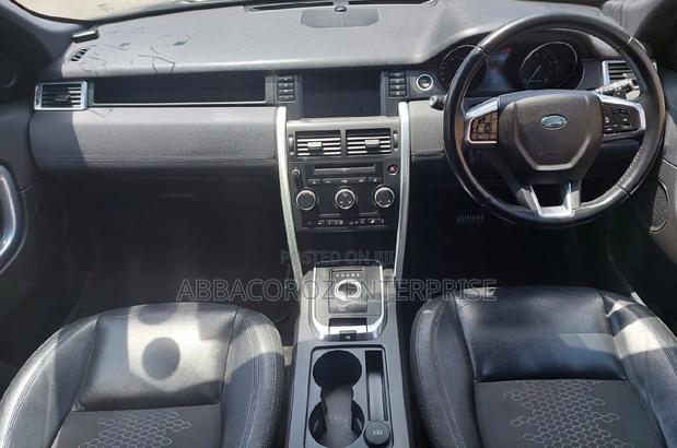 Land Rover Discovery 2016 Gray