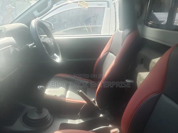 Toyota Hilux WORKMATE 4x4 2015 White