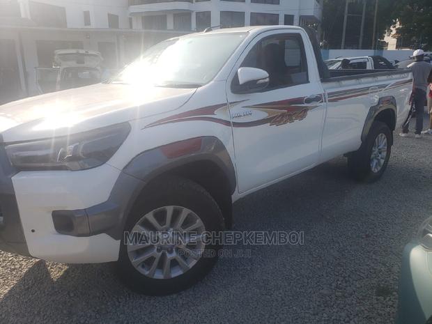Toyota Hilux WORKMATE 4x4 2015 White