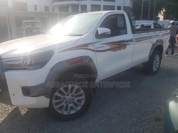 Toyota Hilux WORKMATE 4x4 2015 White