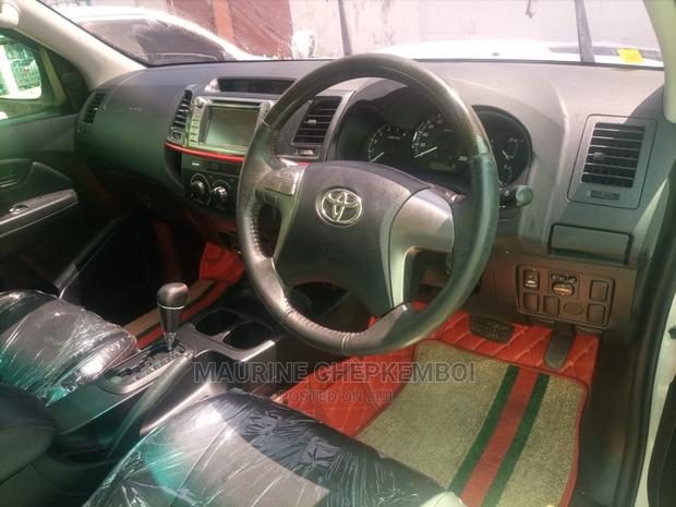 Toyota Hilux SR HI-RIDER 2015 White