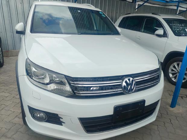 2015 Volkswagen Tiguan in White: Modern SUV for Your Drive