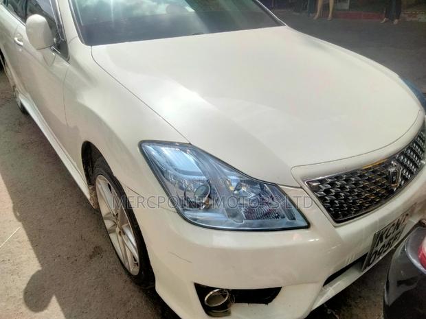 Used 2011 Toyota Crown - White Sedan with Excellent Condition