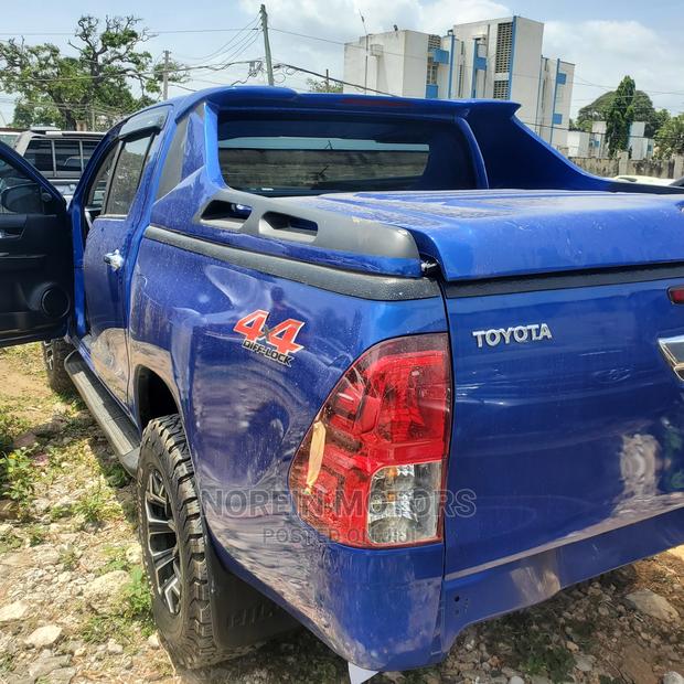 2016 Toyota Hilux Blue: Powerful Off-Roader, Durable & Reliable
