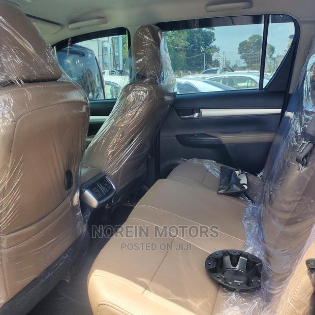 2016 Toyota Hilux Blue: Powerful Off-Roader, Durable & Reliable