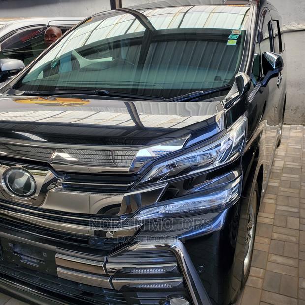 Pre-owned 2016 Toyota Vellfire in Gray - Excellent Condition