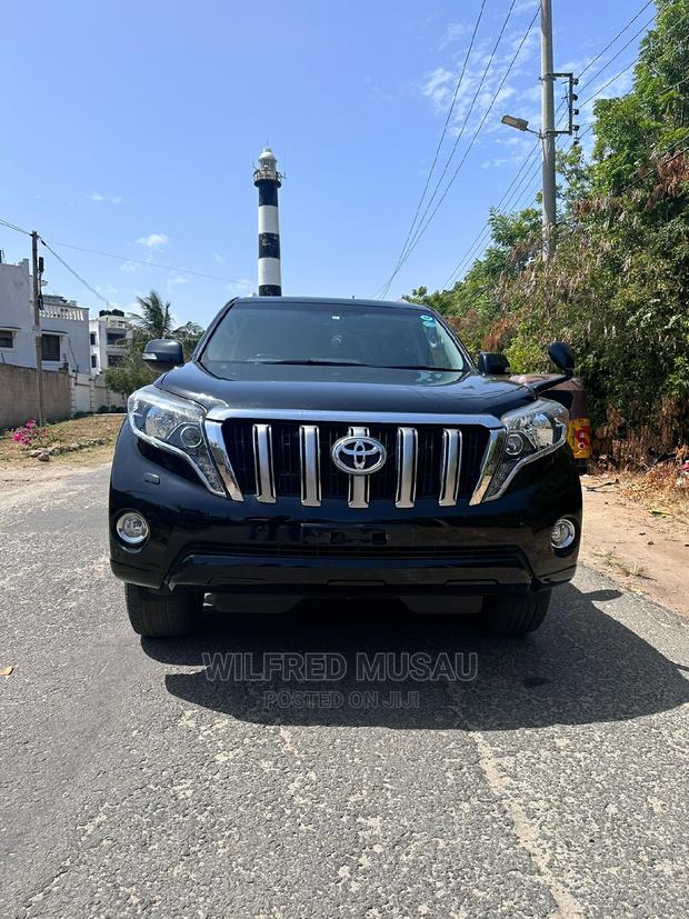 Black 2015 Toyota Land Cruiser Prado 2.7 VVT-i: Powerful SUV Adventure