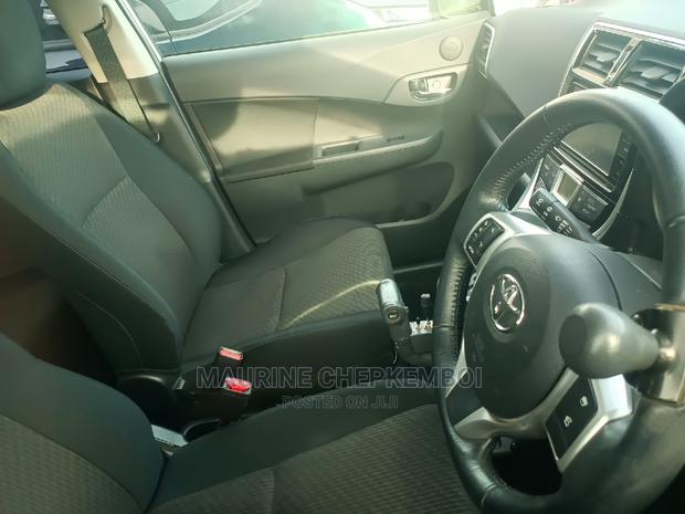 Toyota Ractis 1.5 AWD 2016 Silver