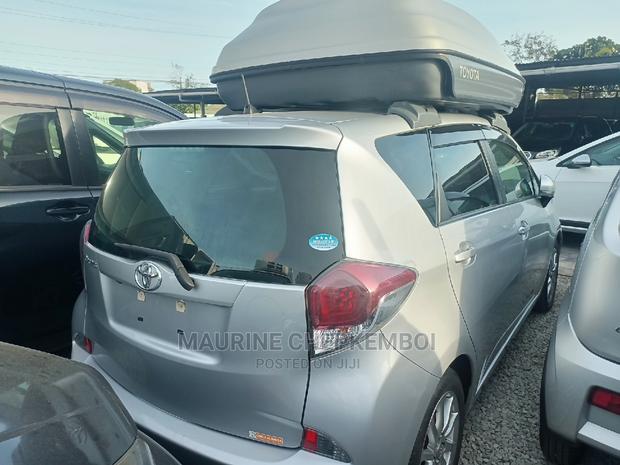 Toyota Ractis 1.5 AWD 2016 Silver