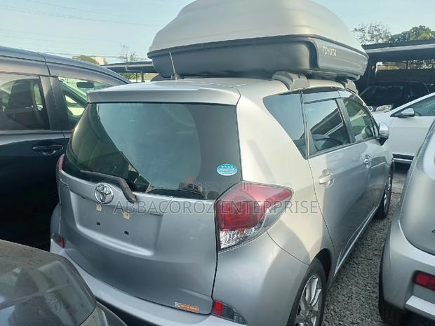 Toyota Ractis 1.5 AWD 2016 Silver