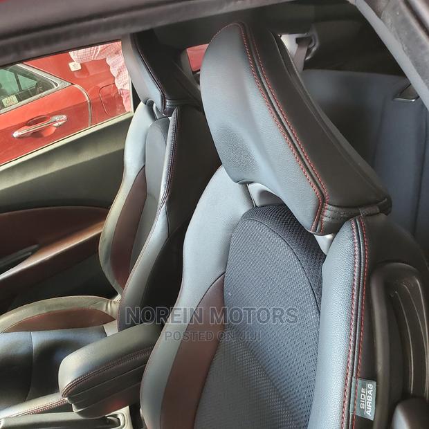 Honda CR-Z 2015 Red: Sporty Hybrid Vehicle