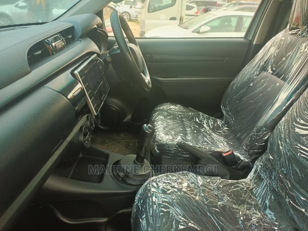 Toyota Hilux WORKMATE 4x4 2015 Silver