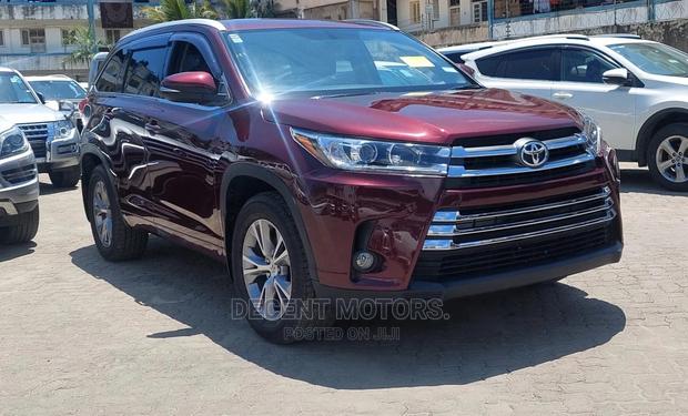 Red 2016 Toyota Kluger: Enjoy the Journey in Style and Comfort