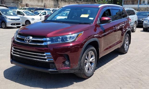 Red 2016 Toyota Kluger: Enjoy the Journey in Style and Comfort