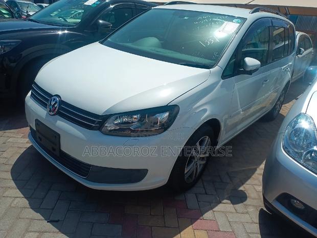 Volkswagen Touran 2015 White